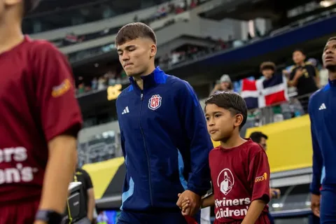 Manfred Ugalde no es reconocido al igual que otro futbolista.