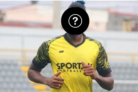Fue cuatro veces campeón con Saprissa y quedó libre en la Liga de Guatemala por un particular motivo