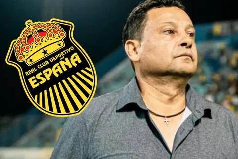 Jeaustin Campos lo borró y Real España lo echa de la peor forma tras caer con Municipal en Concacaf