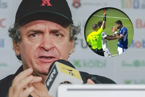 "No sé qué pensó": Machillo Ramírez explotó contra Diego Mesén tras la patada a Anthony Hernández que alarmó a Alajuelense