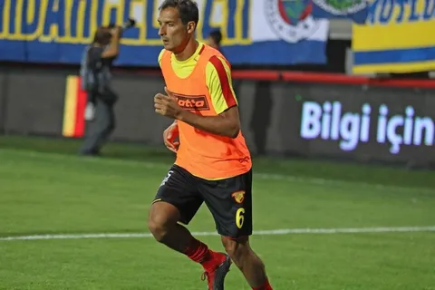 Celso Borges tras racha adversa tiene nuevo entrenador