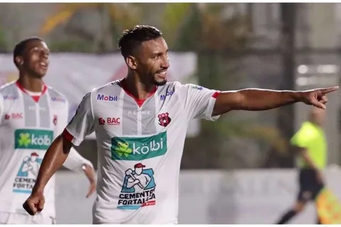 A pesar de críticas, Marcel Hernández es líder de goleo en el campeonato nacional