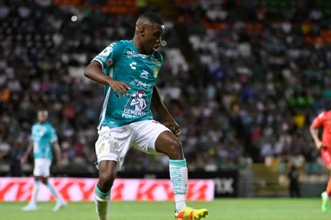 El León de Joel Campbell debuta en el torneo con victoria