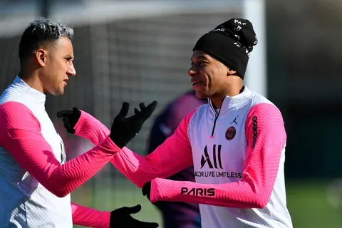 Kylian Mbappé habría tomado una decisión sobre su futuro en el PSG de Keylor Navas