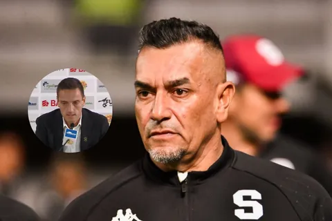Todo dicho: José Giacone expone como nunca a Sergio Gila en la crisis de Saprissa.