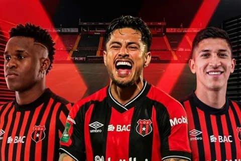 Alajuelense se mueve y mucho.