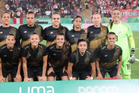 Costa Rica derrotó a Perú y comanda su grupo en fútbol femenino