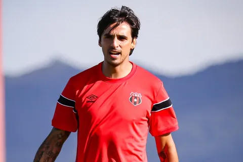"Lo que significó ese fallo": Bryan Ruiz recuerda el peor momento de su carrera que le terminó abriendo las puertas a Alajuelense