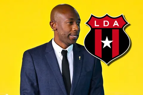 Wanchope ya se mete con Alajuelense antes de asumir.