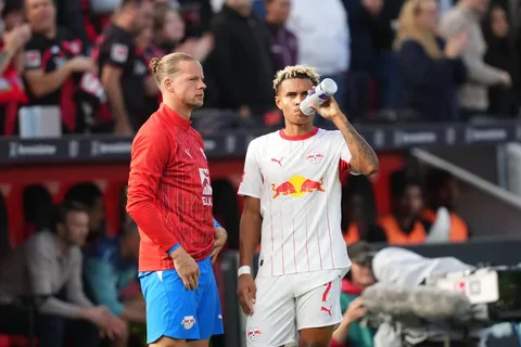 Arsenal, Aston Villa y Newcastle competirían por Nusa: Leipzig pediría £60 millones por su fichaje