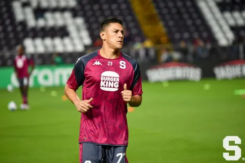 Óscar Duarte queda expuesto y profundiza su mal momento en Saprissa