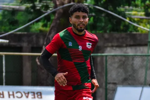 Johan Venegas muy molesto con la dirigencia de su nuevo club.