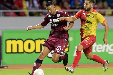 Paté Centeno tiene problemas en Herediano de cara a la Supercopa vs. Saprissa
