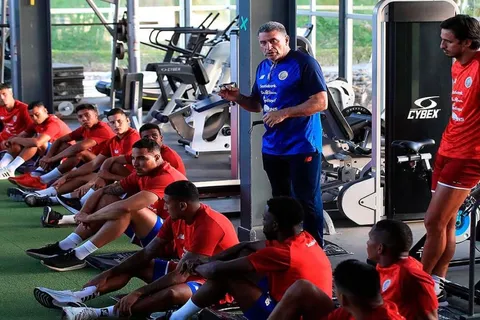Costa Rica empezó preparación para los últimos y decisivos juegos eliminatorios