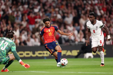 Lamine Yamal castigó a Marc Guehi a los 95 segundos: el tercer gol más rápido que Inglaterra recibió en Wembley
