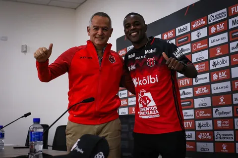 Alajuelense recibió ganancia millonaria por esta camiseta de Joel Campbell