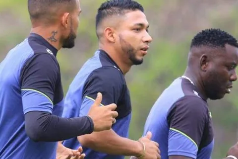 Emilio Izaguirre volvería a Motagua si Vázquez se lo pide