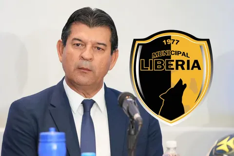 José Saturni Cardozo fue presentado como DT de Municipal Liberia.