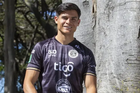 Exfutbolista de Alajuelense, Herediano y Saprissa anuncia retiro prematuro