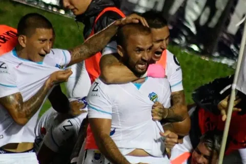 José Contreras y Jorge Aparicio reciben sanción tras eufórico festejo de gol