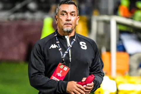 José Giacone como entrenador de Saprissa.