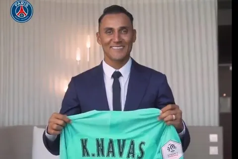 ¡Oficial! Keylor Navas ya habla en francés y es nuevo jugador del París Saint Germain