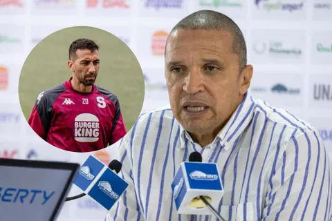 Erick Lonnis no se guardó nada sobre la renovación de Mariano Torres y su respuesta no fue la que esperaban en Saprissa