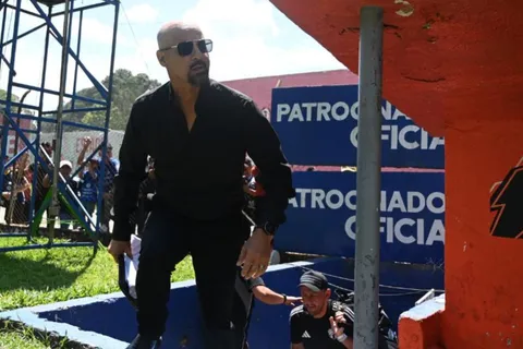 Comunicaciones anuncia su primera baja en medio de la incertidumbre del futuro del Fantasma Figueroa
