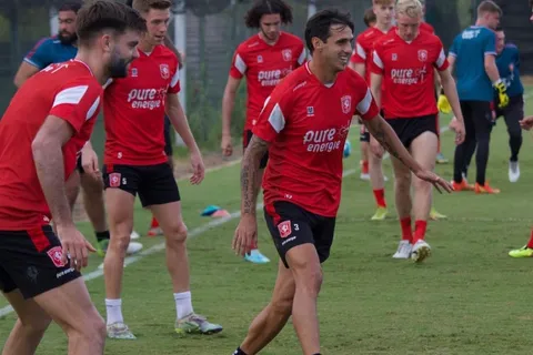 Para Bryan Ruiz es un sueño que Twente esté en Costa Rica