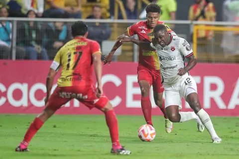 Herediano se quiere reforzar con un atacante manudo. (Foto: La Nación)