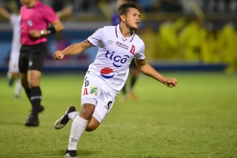 Alianza dio un golpe de autoridad al golear a FAS