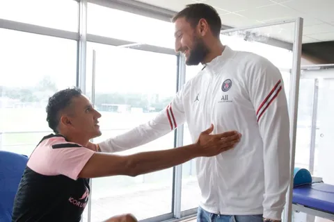 Keylor Navas y Donnarumma se vuelven a cruzar. (Foto: PSG)