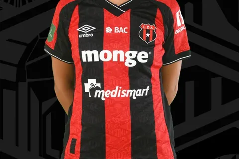 Fuera de Alajuelense: un anuncio oficial confirma la salida de una figura extranjera