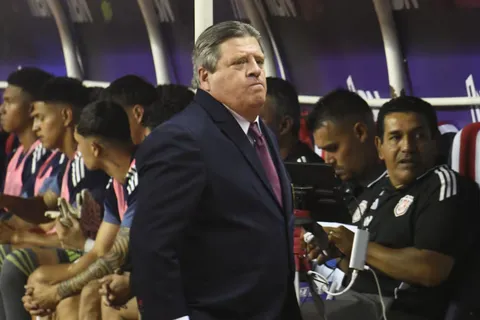 Miguel Herrera habló sobre una posible salida. (Foto: La Nación)
