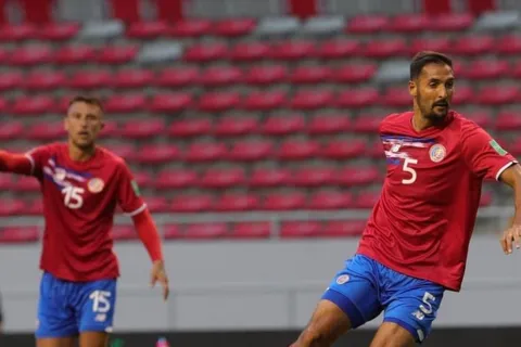 Celso Borges corre el riesgo de llegar sin ritmo a La Sele