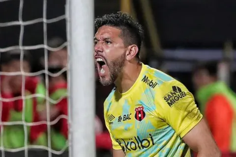“He cometido errores”: Leo Moreira revela lo que nunca había dicho de su salida de Alajuelense