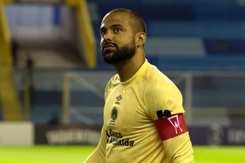 Endrick Menjívar, líder y capitán de Olimpia.