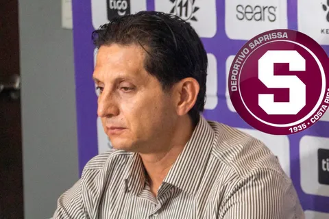 El problema en el que están Ronald González y Comunicaciones antes de enfrentar a Saprissa