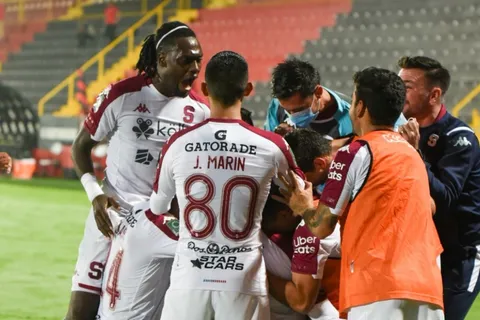 Saprissa es finalista tras eliminar a Alajuelense