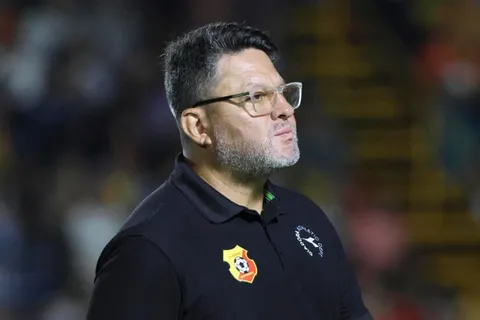 herediano-jafet soto-enojado