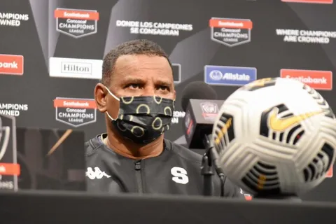 Saprissa se queda sin entrenador