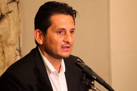 Siguen las bajas en Comunicaciones: el jugador que no tendrá en cuenta Ronald González