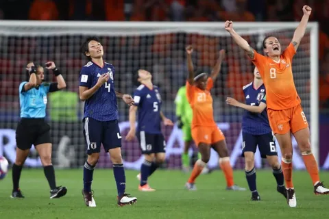 Hondureña pitó penal al 90' para Holanda, que pasó a cuartos del Mundial Femenino