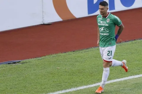 Espíndola reconoció una oferta de un grande de Costa Rica y se aleja de Marathón