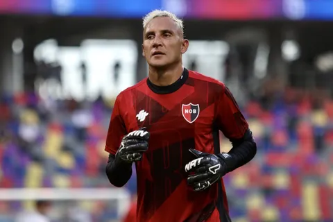 Keylor Navas queda mal en Argentina.