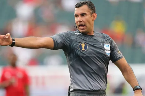 Mario Escobar arbitrará en la liga de Cristiano Ronaldo, Neymar y Benzema