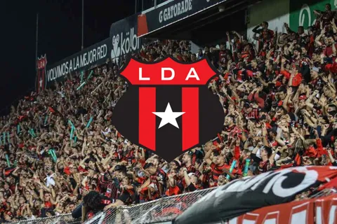 Escudo de Alajuelense y sus afición.