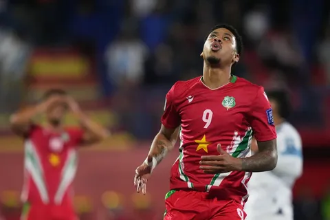 Richonell Margaret, de Surinam, ante Guatemala.