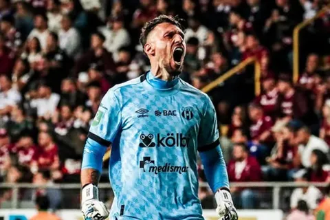 "Les duele mucho": Washington Ortega sorprende con una dedicatoria picante y esta vez no tiene que ver con Alajuelense