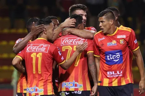 ¡Llega desde Saprissa! Herediano confirmó su primer refuerzo